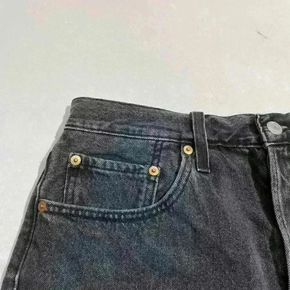 Levi's Black Frayed Hem Button Fly 501 Shorts Womens Size 32 - Picture 9 of 13